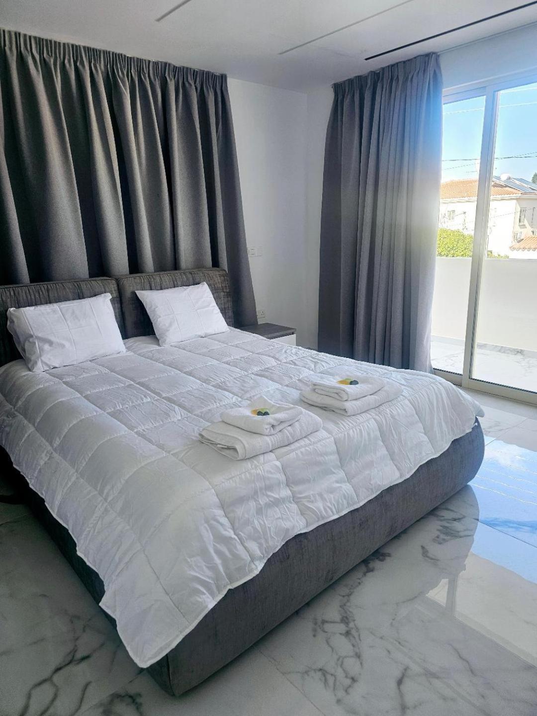 Paphos Deluxe Apartment מראה חיצוני תמונה