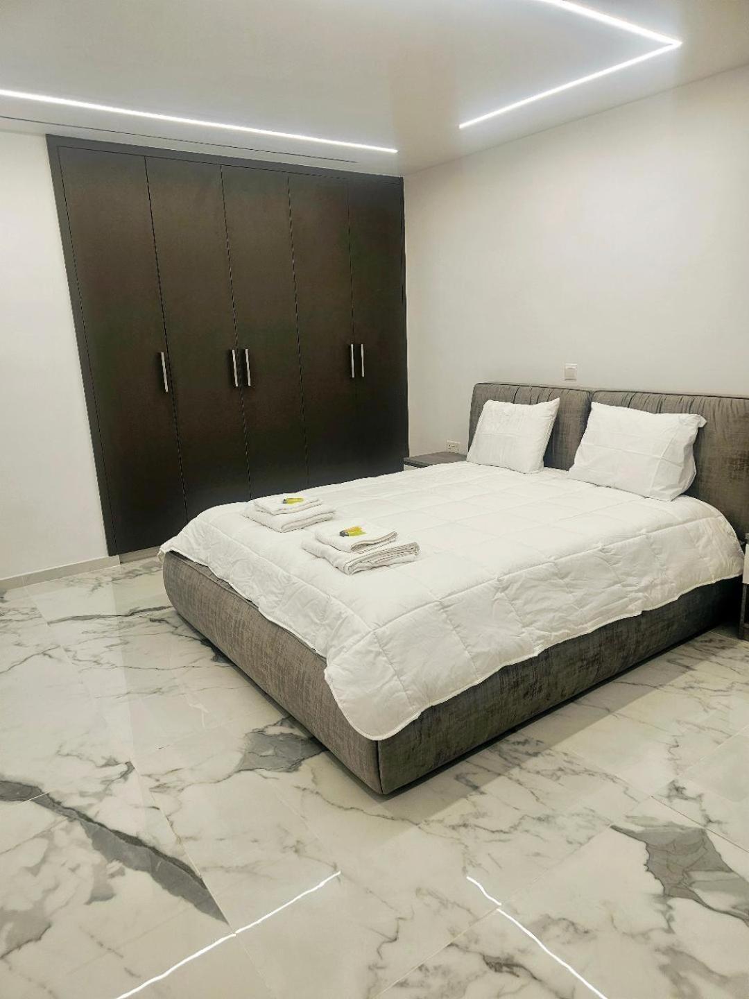 Paphos Deluxe Apartment מראה חיצוני תמונה