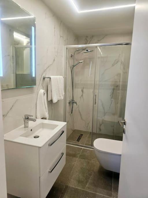 Paphos Deluxe Apartment מראה חיצוני תמונה