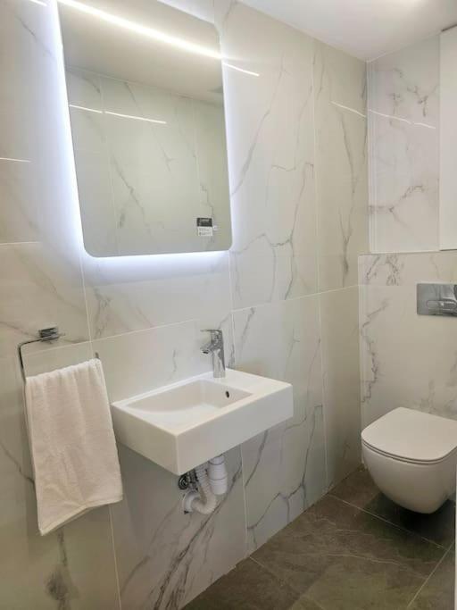 Paphos Deluxe Apartment מראה חיצוני תמונה