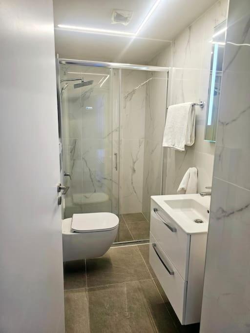 Paphos Deluxe Apartment מראה חיצוני תמונה