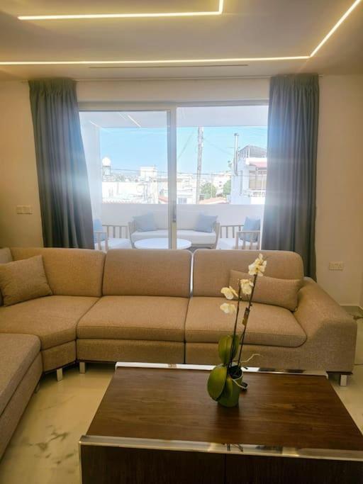 Paphos Deluxe Apartment מראה חיצוני תמונה