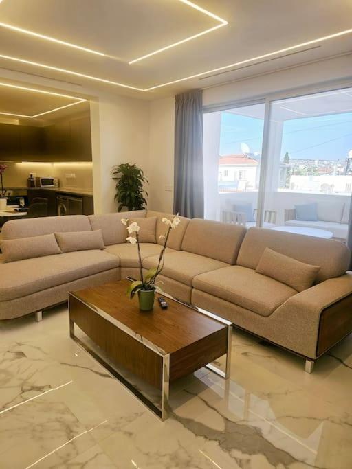 Paphos Deluxe Apartment מראה חיצוני תמונה