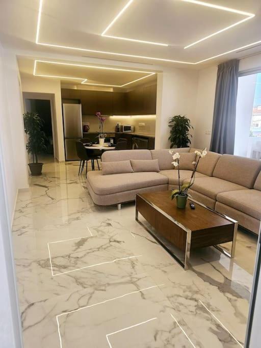 Paphos Deluxe Apartment מראה חיצוני תמונה