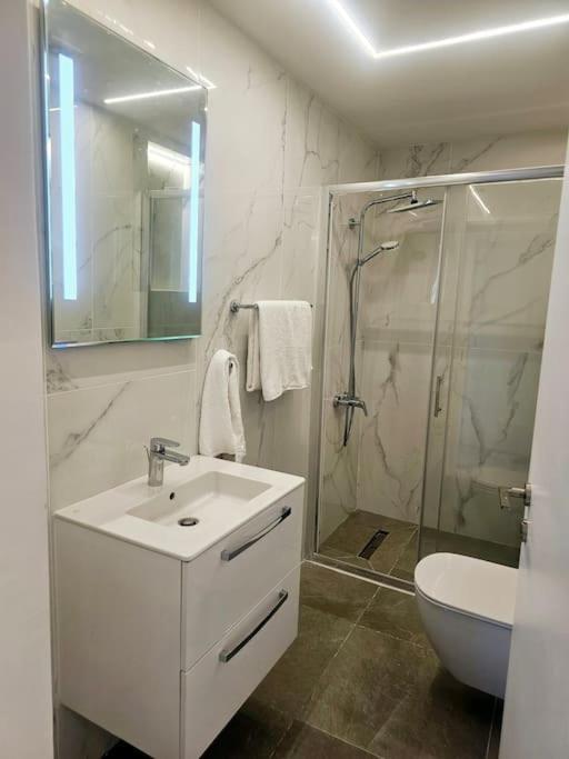 Paphos Deluxe Apartment מראה חיצוני תמונה