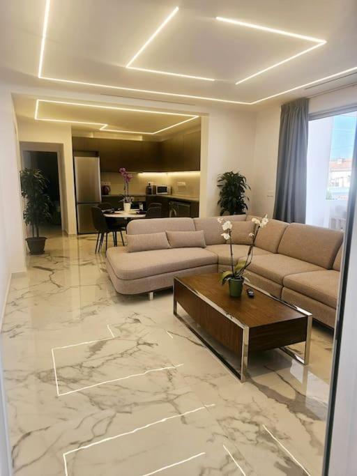 Paphos Deluxe Apartment מראה חיצוני תמונה